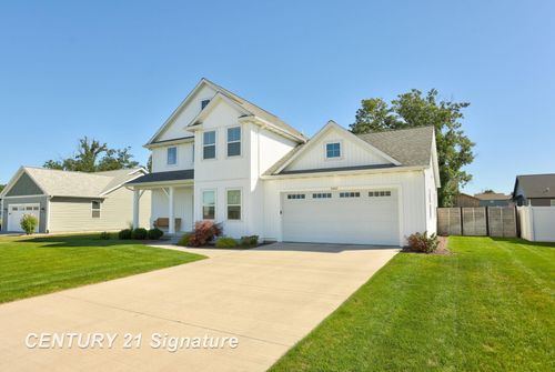 8660 Foxtail Trl, Freeland, MI, 48623-4301 | Card Image