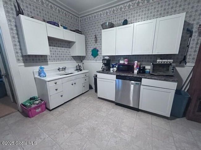 Unit 2 Kitchen | Image 14