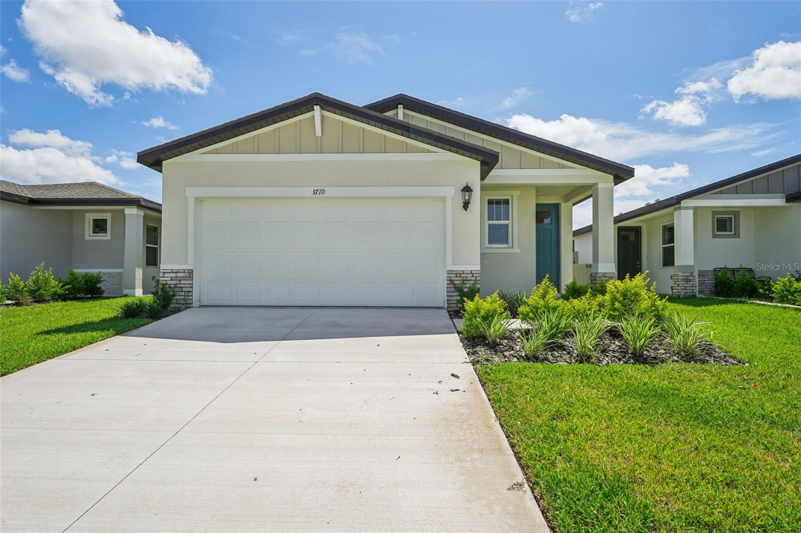 Radiant Mountain Dr, Plant City, FL 33565