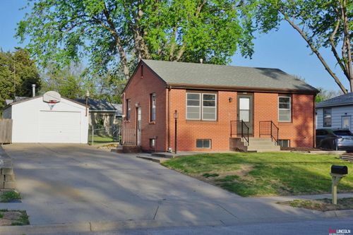 2956 N 12th Street, Lincoln, NE, 68521 | Card Image