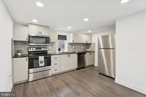 841 Cypress Ave, Spring City, PA, 19475-1541 | Card Image