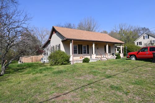 239 Brooklyn Ave, Linden, TN, 37096-3323 | Card Image
