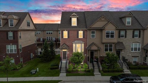 2653 Helmsdale Cir, Rochester Hills, MI, 48307-4296 | Card Image