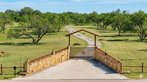 819 County Road 356, Adkins, TX, 78101-2445 | Card Image