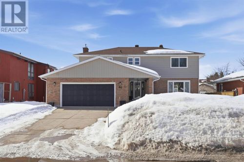 86 Country Club Pl, Sault Ste. Marie, ON, P6A6C9 | Card Image