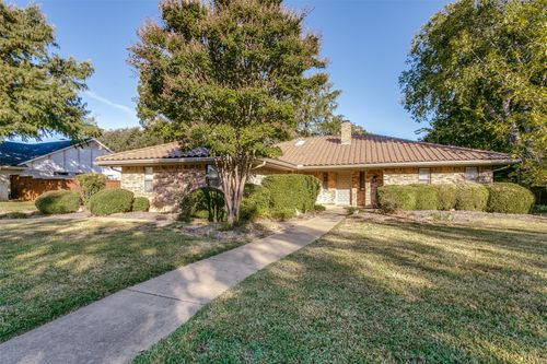 219 Indian Creek Dr, Trophy Club, TX, 76262-5516 | Card Image