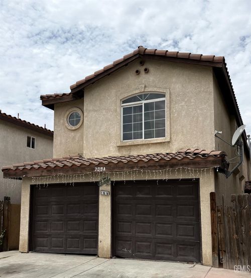 709 L St, Bakersfield, CA, 93304-2370 | Card Image
