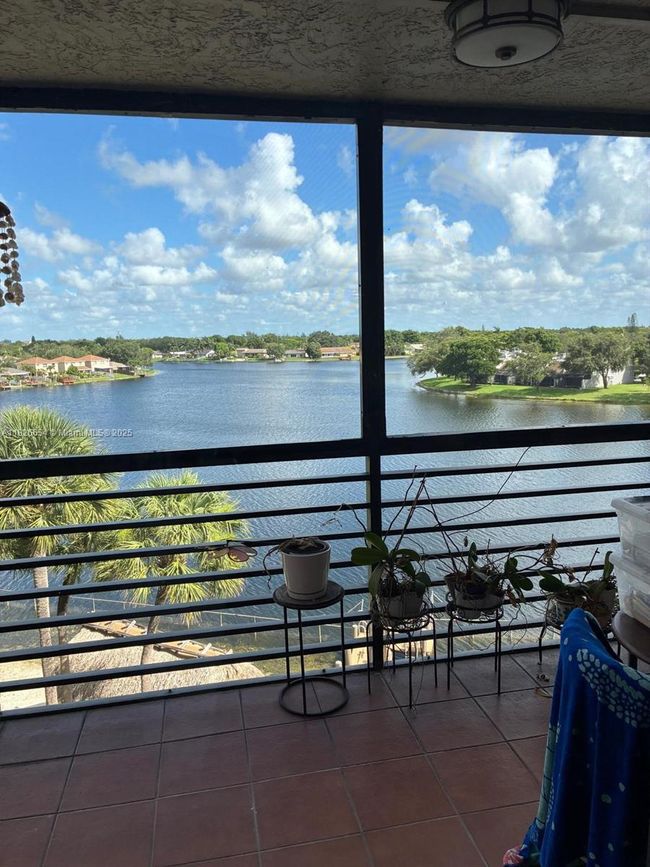 APT-504 - 1100 Colony Point Cir, Condo with 2 bedrooms, 2 bathrooms and null parking in Pembroke Pines FL | Image 17