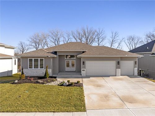 8937 Shady Bend Rd, Lenexa, KS, 66227-3020 | Card Image