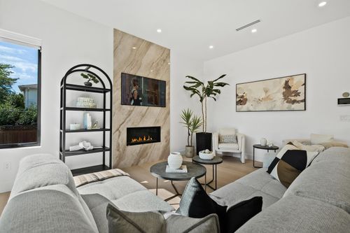 1605 E 21st Ave, Vancouver, BC, V5N2N4 | Card Image