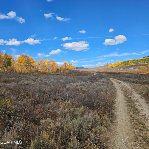 204 Gcr 286, Kremmling, CO, 80459 | Card Image