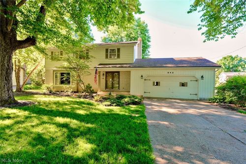 842 Shields Rd, Youngstown, OH, 44511-3762 | Card Image