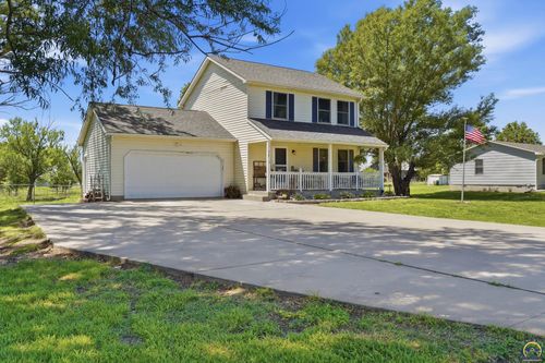 925 Schenk St, Osage City, KS, 66523-1620 | Card Image