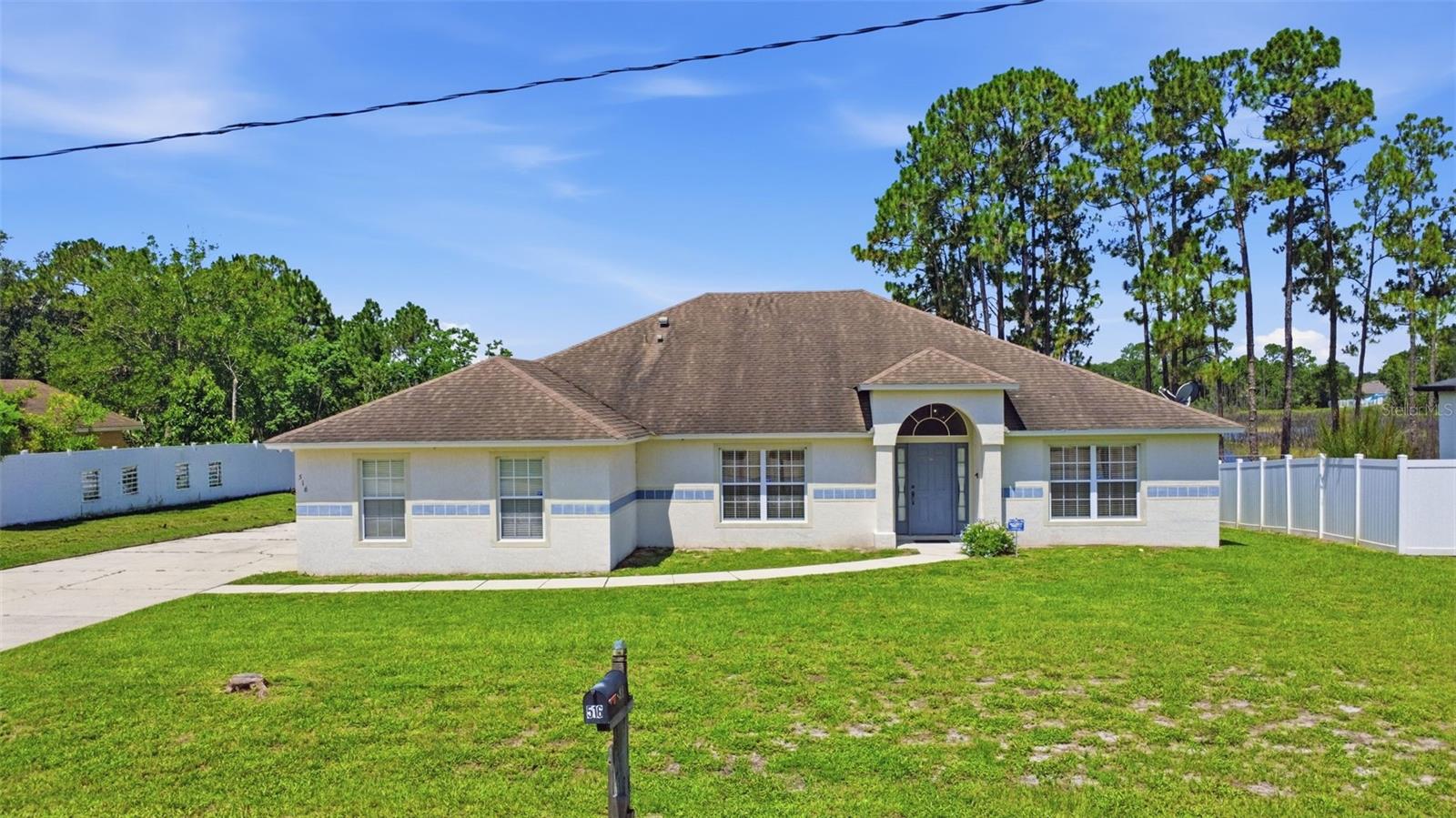 Residential in DELTONA 3