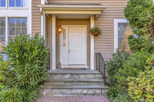 30 Agnew Farm Rd, North Castle, NY, 10504-1371 | Card Image