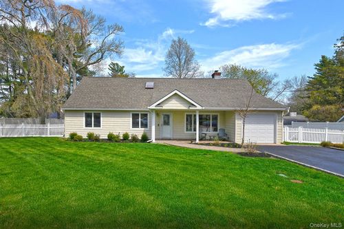51 Fairfields Ln, Huntingtn Sta, NY, 11746-2749 | Card Image
