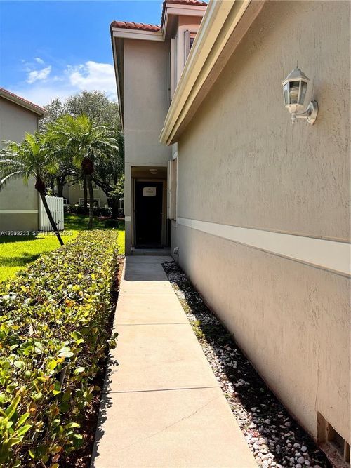 1290-1290 Sorrento Dr, Weston, FL, 33326-4515 | Card Image