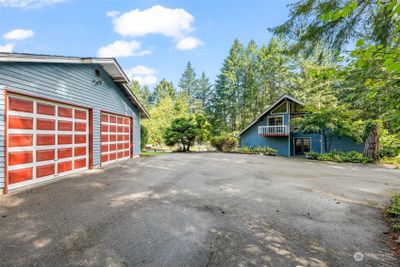 Garage with 3/4 bath perfect for conversion | Image 2