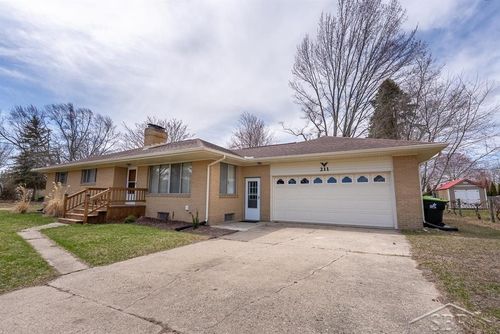 211 N Water St, Pinconning, MI, 48650-9633 | Card Image