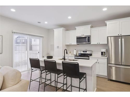 634 Franklin St, Roberts, WI, 54023-4300 | Card Image