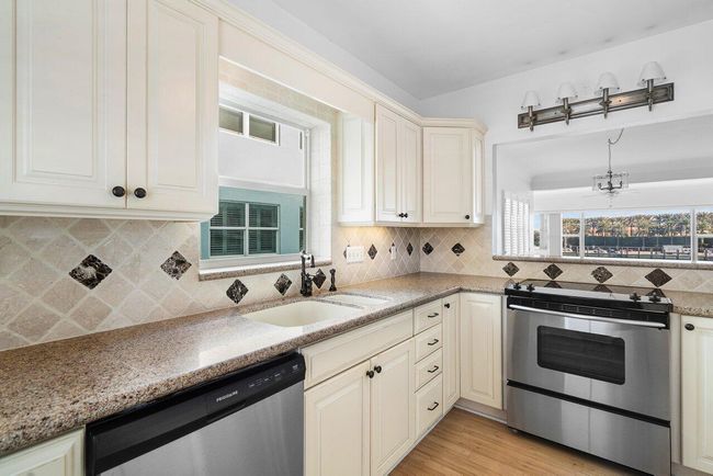APT-8C - 2772 Ne 30 Th Ave, Condo with 2 bedrooms, 2 bathrooms and null parking in Lighthouse Point FL | Image 18