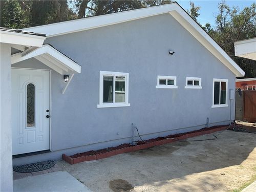 1011 N Jackson St, Santa Ana, CA, 92703-1725 | Card Image