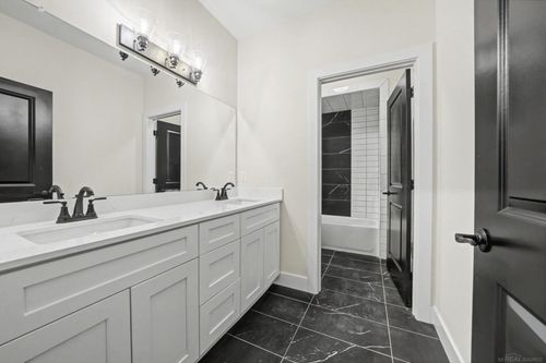 1073 Williamson Cir, Pontiac, MI, 48340-3314 | Card Image