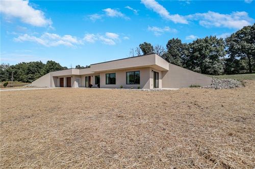 18018 Ozark Ln, Higginsville, MO, 64037-9325 | Card Image