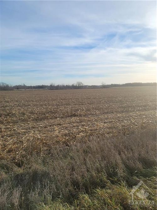 2408 Roger Stevens Dr, North Gower, ON, K0A2T0 | Card Image