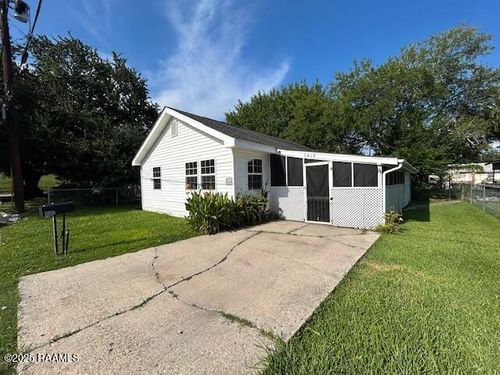 2419 Tupelo St, Morgan City, LA, 70380-2544 | Card Image