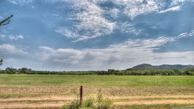 6671 Ranch Road 1120, Home with 4 bedrooms, 3 bathrooms and null parking in Rio Frio TX | Image 11