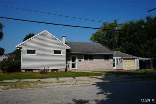 201 N Cherry St, Mount Olive, IL, 62069-1228 | Card Image