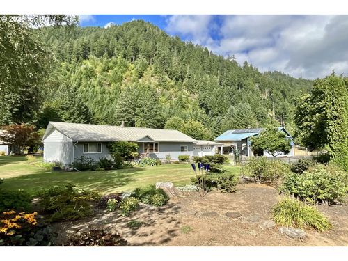 46386 Highway 58, Westfir, OR, 97492-9722 | Card Image