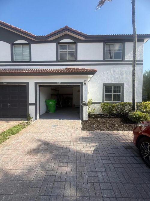 9831 Nw 24th St, Sunrise, FL, 33322-1906 | Card Image