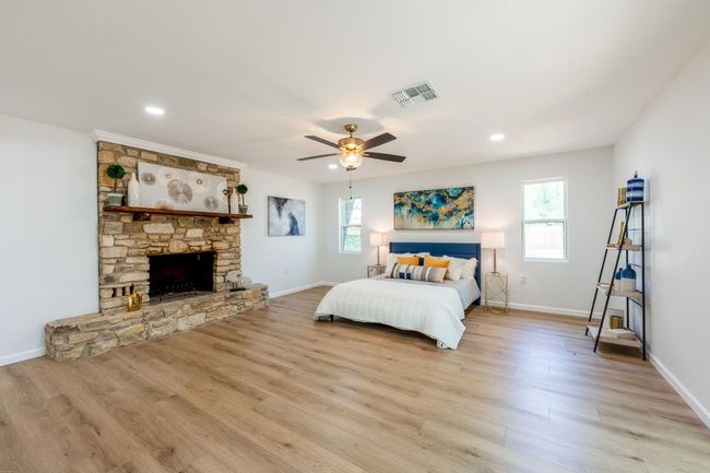 106 W Heron Dr, House other with 4 bedrooms, 3 bathrooms and null parking in Highland Haven TX | Image 12