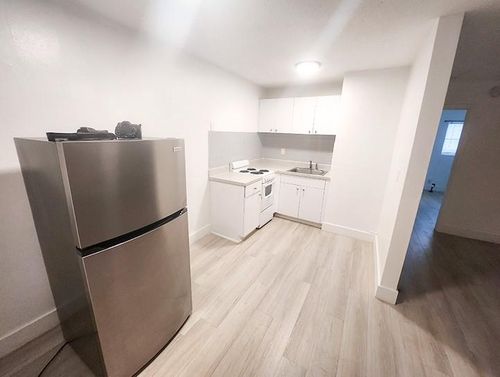 apt-9-515 Se 9th St, Fort Lauderdale, FL, 33316-1198 | Card Image