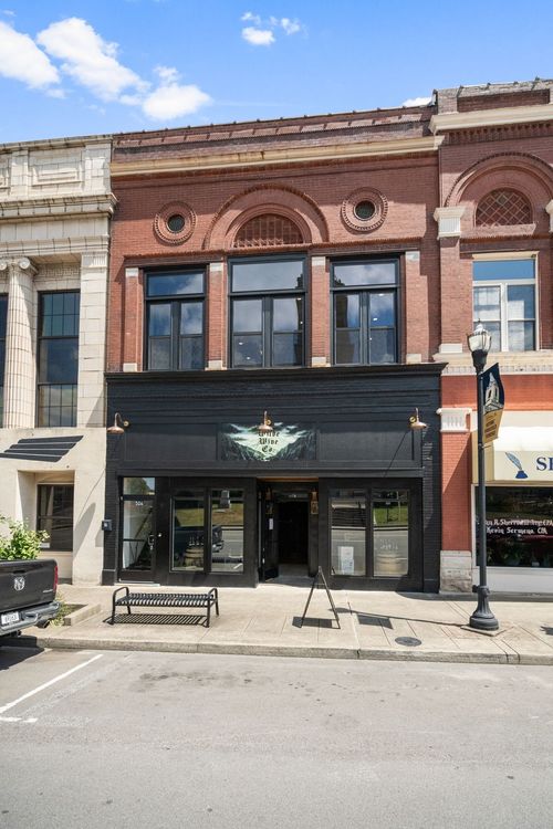 508 S Main St, Springfield, TN, 37172-2815 | Card Image