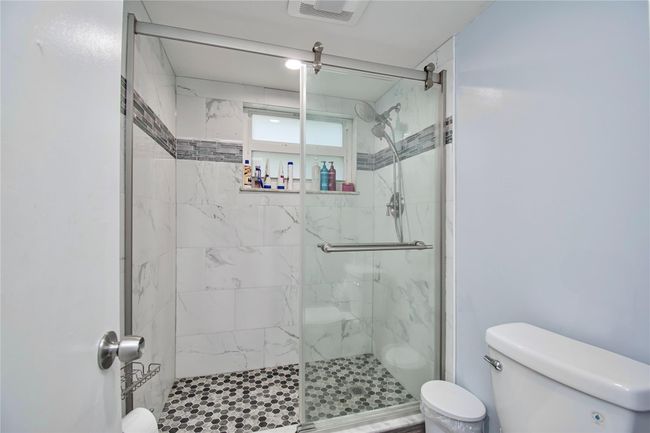 APT-207 - 9410 Tangerine Pl, Condo with 2 bedrooms, 2 bathrooms and null parking in Davie FL | Image 19