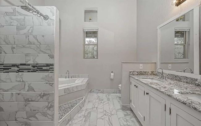 2184 Bear Bottom Dr, House other with 5 bedrooms, 4 bathrooms and 1 parking in Wharton TX | Image 11