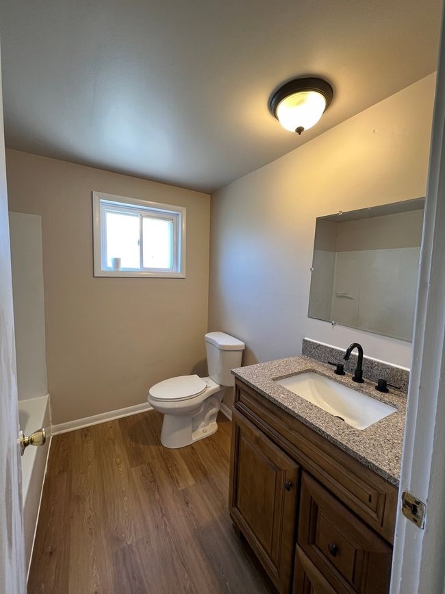 APT-2S - 2900 Elizabeth Ave, Condo with 2 bedrooms, 1 bathrooms and 1 parking in Zion IL | Image 5