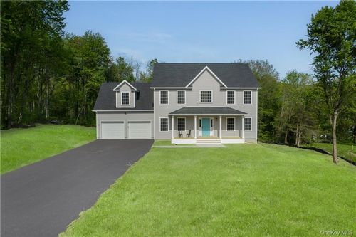 12 Whalen Dr, Hopewell Junction, NY, 12533-6341 | Card Image