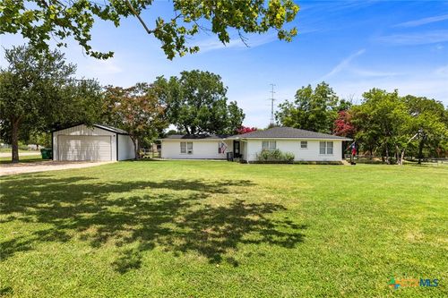 200 2nd St, Buckholts, TX, 76518-2514 | Card Image