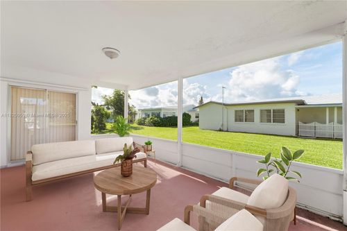 6712 Nw 70th Ct, Tamarac, FL, 33321-5471 | Card Image
