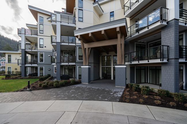 209 - 5384 Tyee Lane, Condo with 2 bedrooms, 2 bathrooms and 1 parking in Chilliwack BC | Image 4