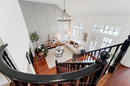 22 Ina Lane, Stouffville, ON, L4A0E9 | Card Image