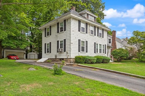 15 Willow St, Reading, MA, 01867-1549 | Card Image