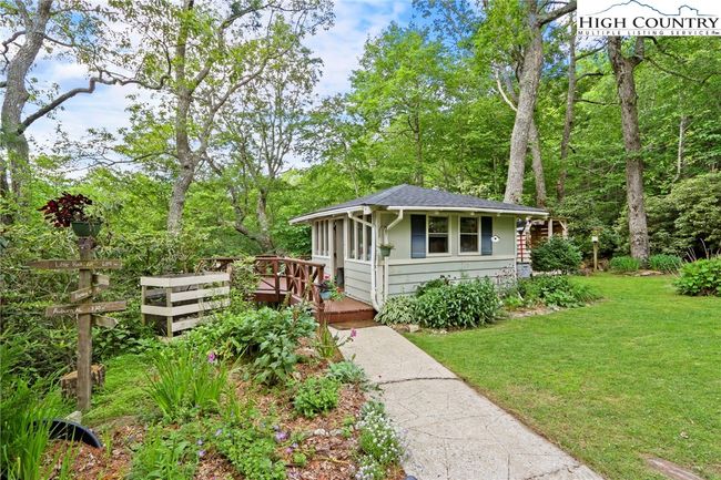 157 Twisted Laurel Ln, House other with 3 bedrooms, 2 bathrooms and null parking in Blowing Rock NC | Image 9