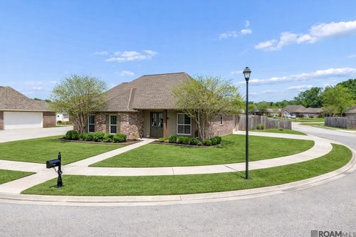 16995 Bentons Ferry Ave, Greenwell Springs, LA, 70739-5767 | Card Image