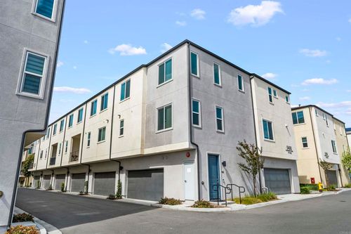 182-5490 Shorefront Dr, San Diego, CA, 92154-6745 | Card Image