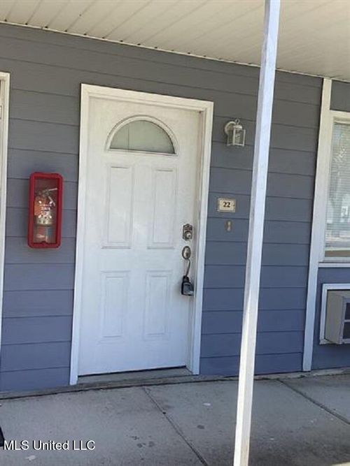 22-1664 Beach Blvd, Biloxi, MS, 39531-5361 | Card Image